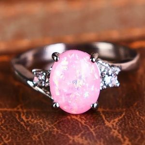 BRAND NEW.925SS OVAL CUT PINK OPAL RING